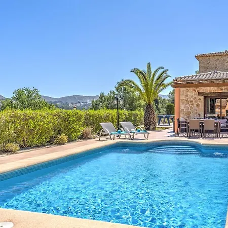 Villa Cambra By *
